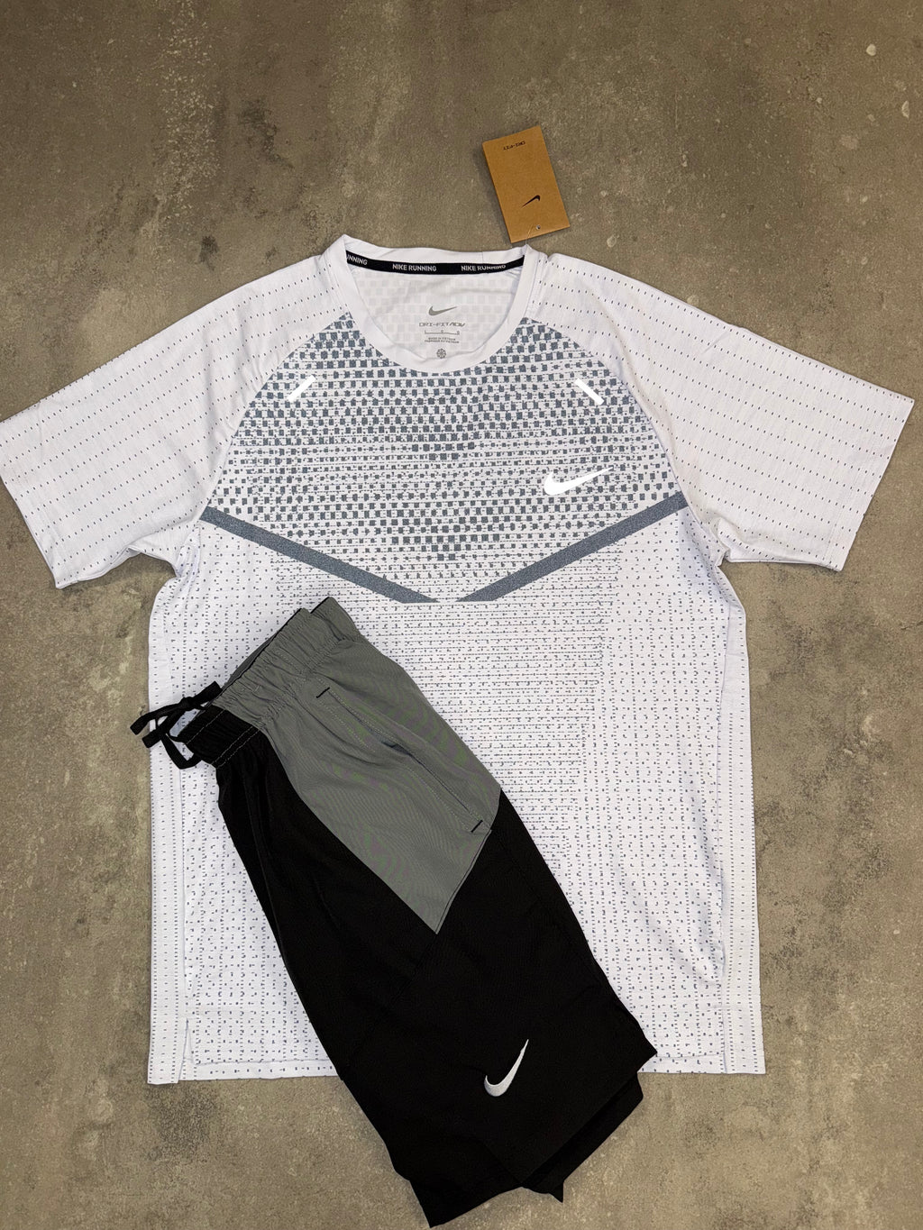 Miler Twinset Black/White (5 sets Total)