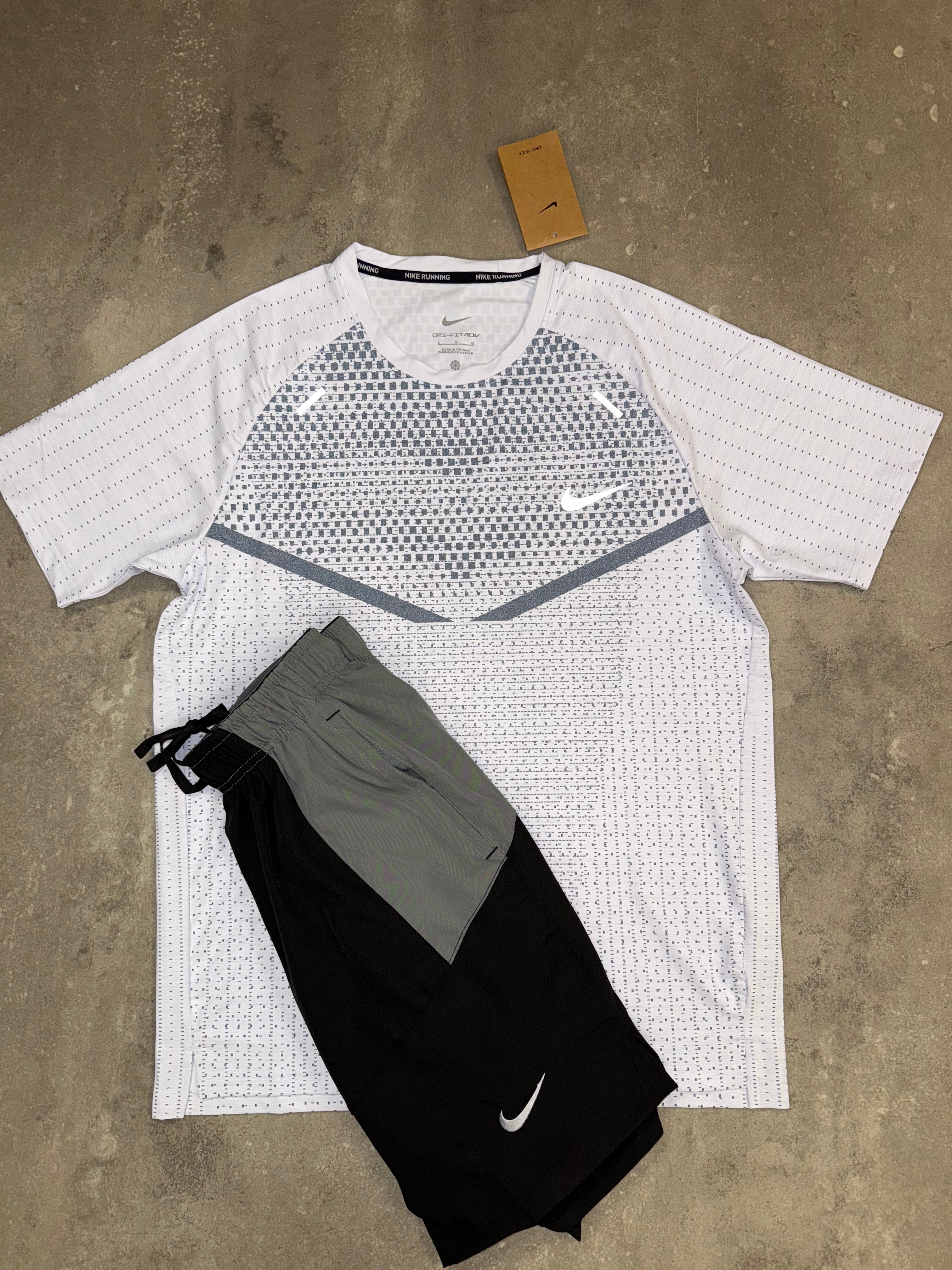 Miler Twinset Black/White (5 sets Total)